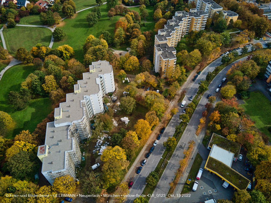 13.10.2022 - Fassadensanierung am Karl-Marx-Ring 53-57c in Neuperlach